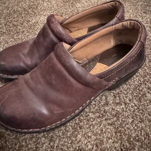 b.o.c. Women's Dark Brown Leather Clogs
